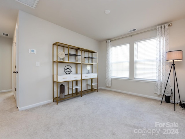 15533 Capps Rd, Charlotte, NC 28278 - carpeted empty room with baseboards