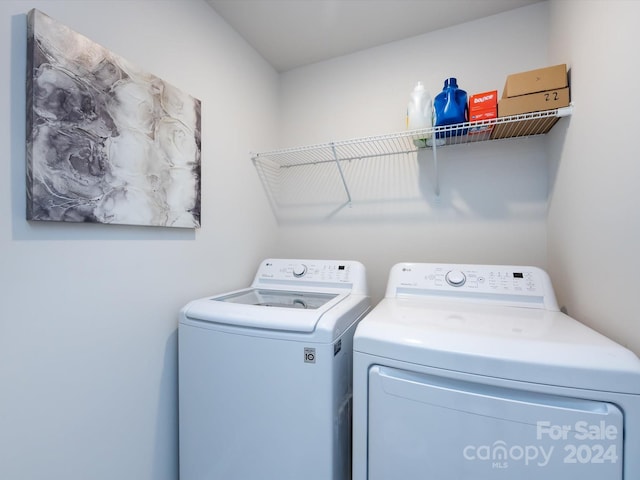 15533 Capps Rd, Charlotte, NC 28278 - washroom featuring washing machine and dryer