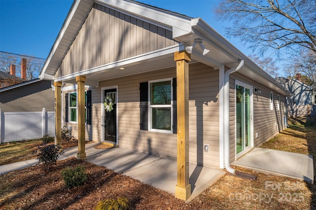 view of front of home with covered porch