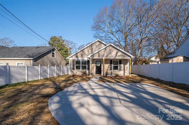 view of front of property