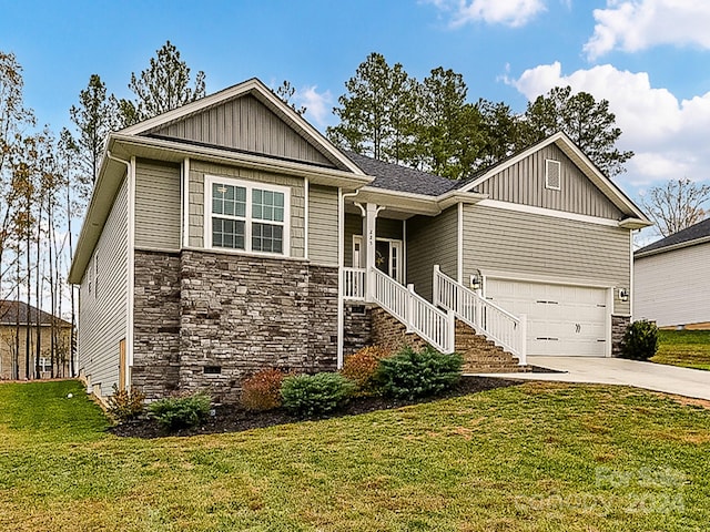 view of front of property featuring covered porch and a front yard