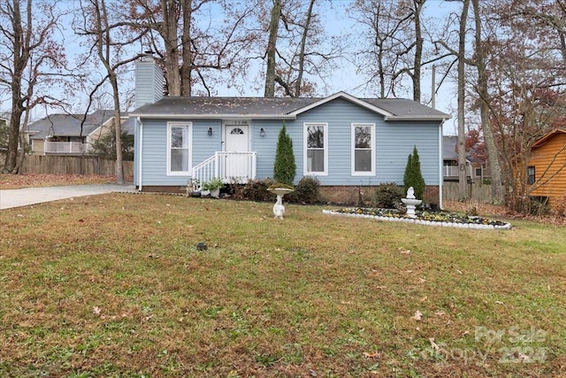 view of front of house featuring a front yard