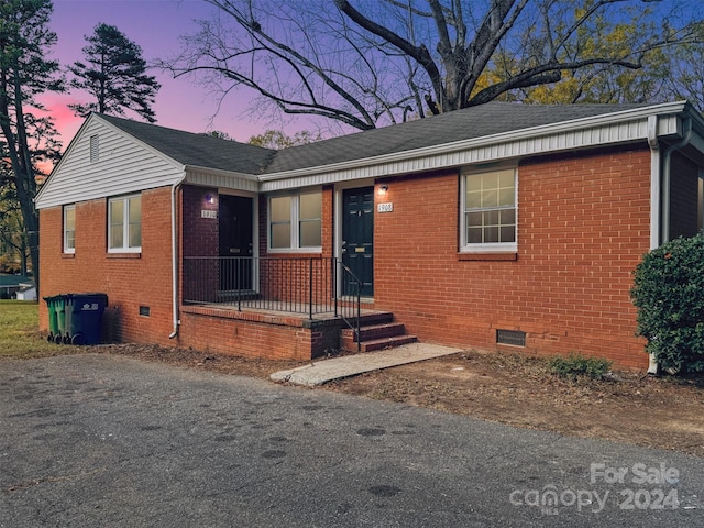 view of front of property