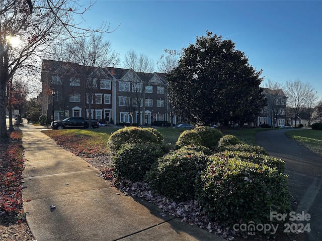 view of front of house