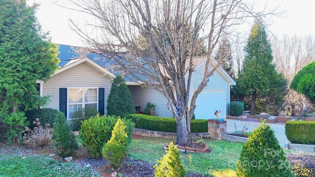 view of front of house featuring a shingled roof