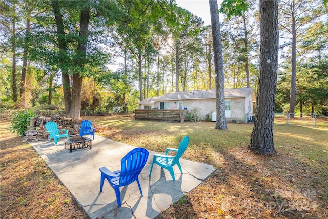 view of patio featuring a fire pit