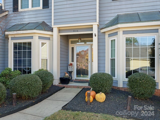 view of property entrance