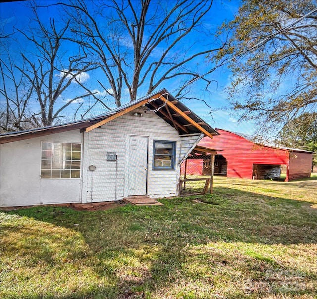 exterior space with a yard