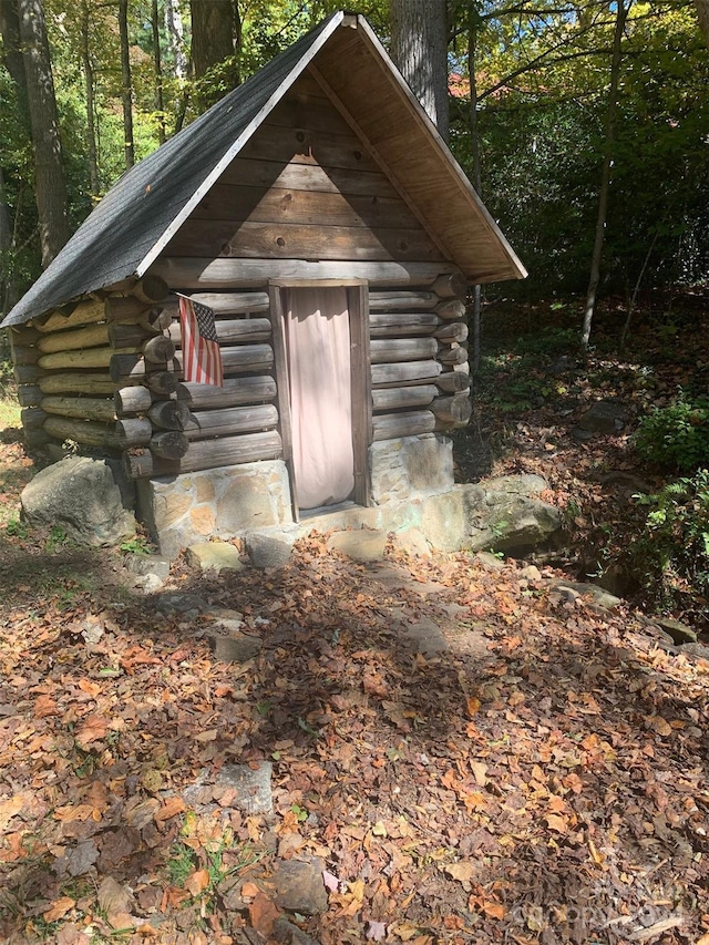 view of outbuilding