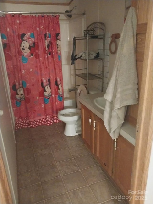 full bathroom with vanity, toilet, and shower / bath combo