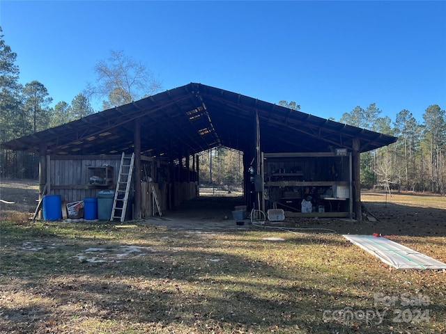 view of outdoor structure