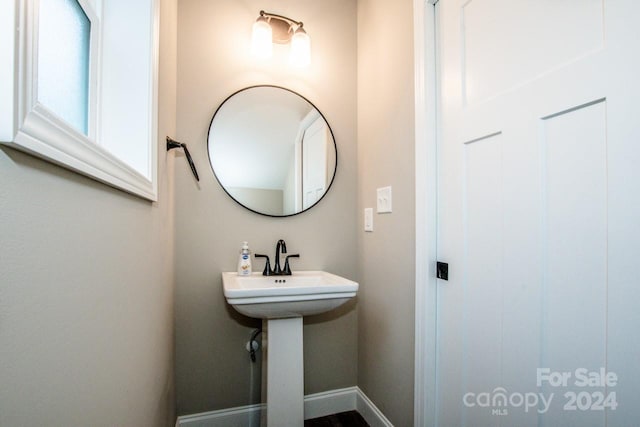 bathroom with sink