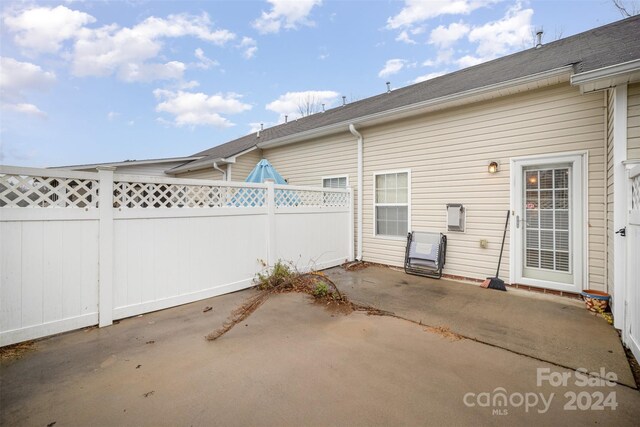 195 Linkside Ct SE, Lenoir, NC 28645 - view of patio / terrace