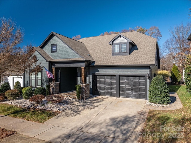 view of front facade featuring a garage