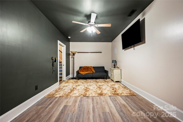 1115 Stony Point Rd, Kings Mountain, NC 28086 - sitting room with wood finished floors and a ceiling fan