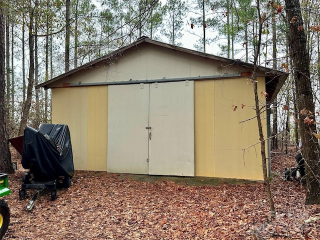 view of outdoor structure