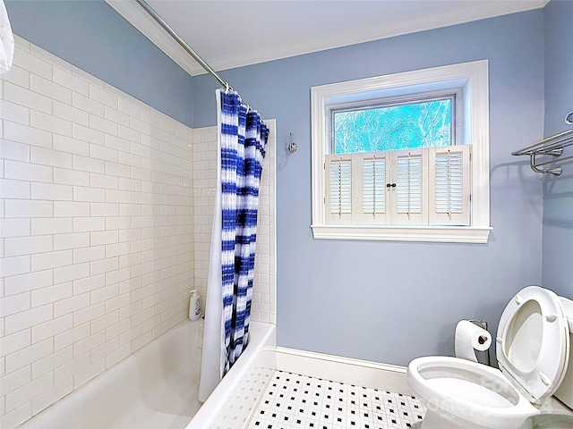 bathroom with tile patterned flooring, toilet, shower / bathtub combination with curtain, and ornamental molding