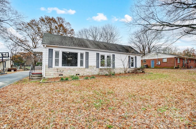 view of front of house with a front yard