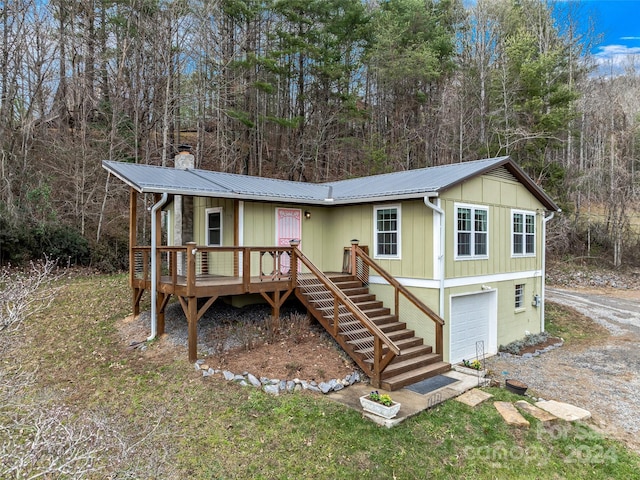 view of front of house with a garage