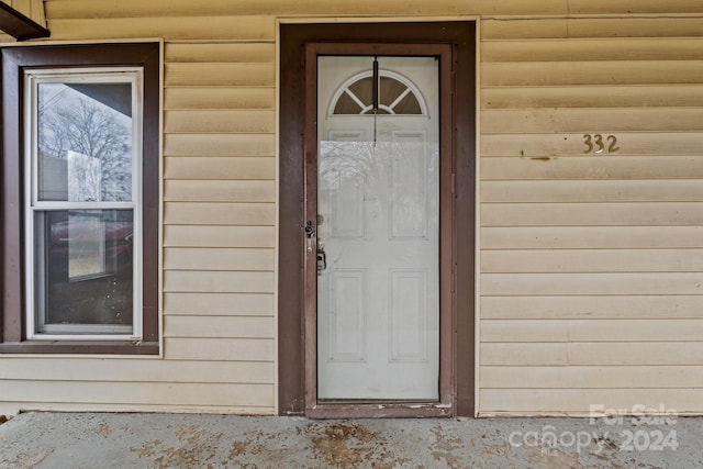 view of property entrance