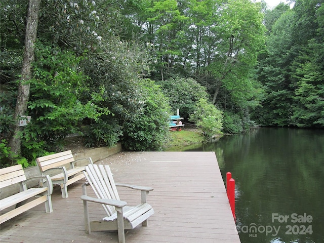 Listing photo 2 for 21 Indian Lake Rd Unit 21, Lake Toxaway NC 28747