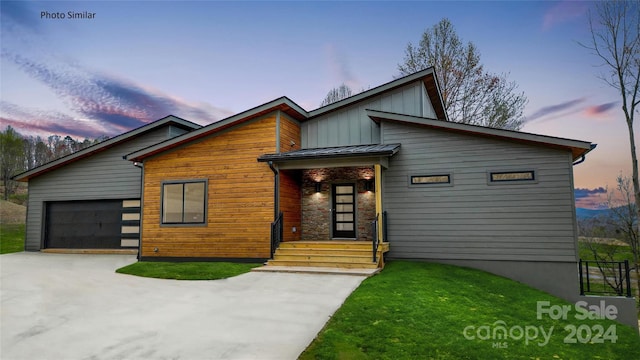 view of front of house with a garage