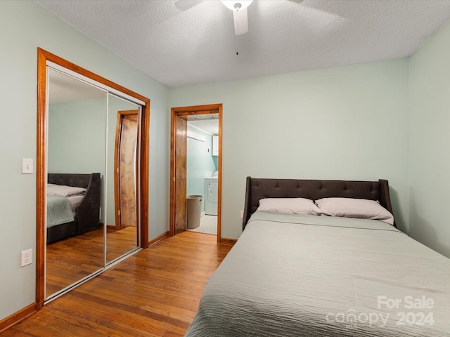 bedroom featuring ceiling fan, wood-type flooring, a textured ceiling, and a closet