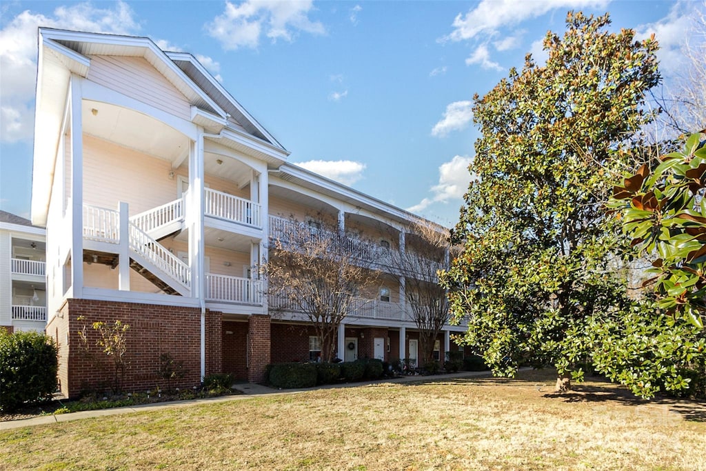 9315 Meadow Vista Rd, Charlotte, NC 28213 - view of building exterior