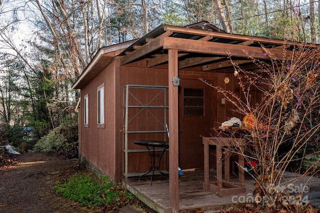 view of outbuilding