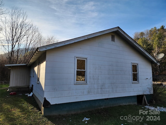 view of home's exterior