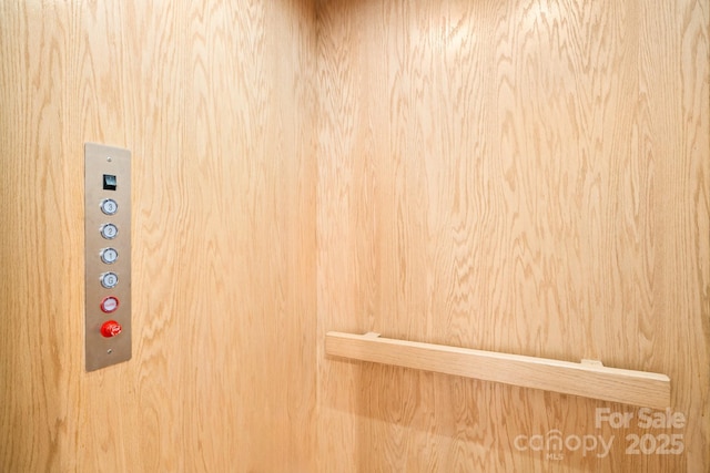 room details with elevator