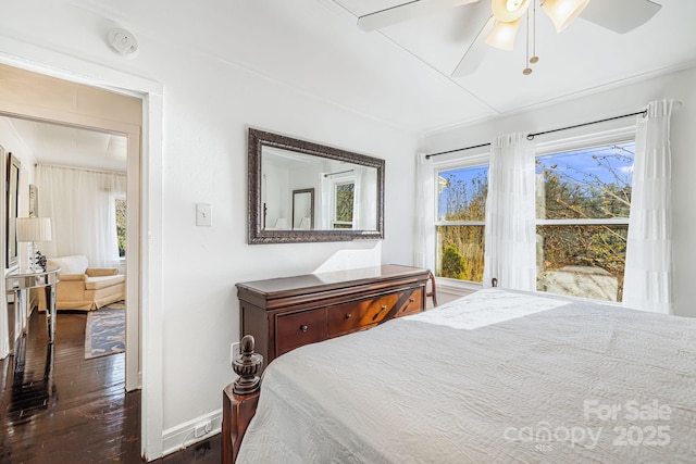 bedroom featuring ceiling fan