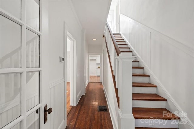 507 W 2nd Ave, Gastonia, NC 28052 - stairway with wood finished floors and recessed lighting