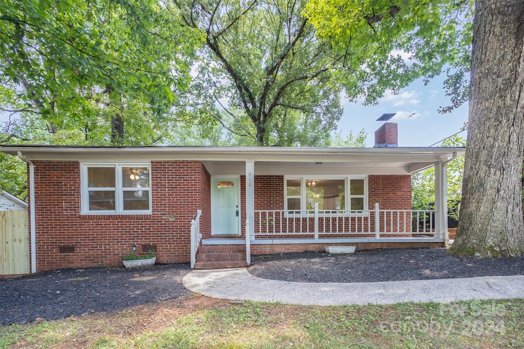 view of front of house with a porch