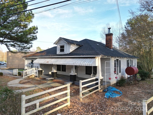 view of front facade with a porch