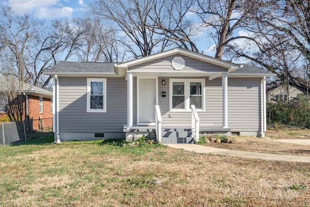 view of front facade featuring a front yard