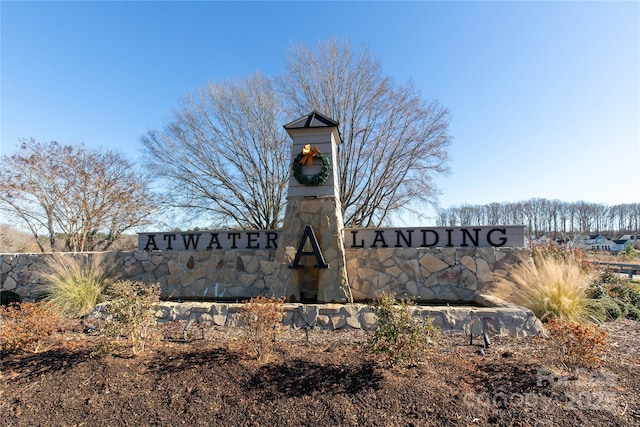 view of community / neighborhood sign