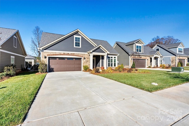 craftsman house with a front yard