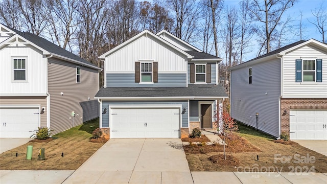 view of front of property featuring a garage