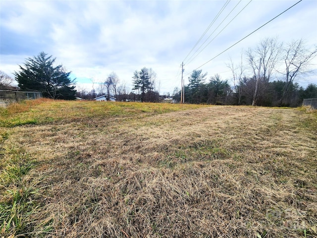 view of yard featuring a rural view