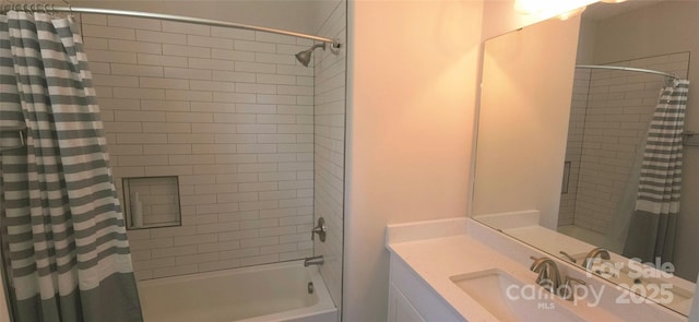 327 Coxe Ave, Charlotte, NC 28208 - full bath featuring shower / tub combo with curtain and vanity
