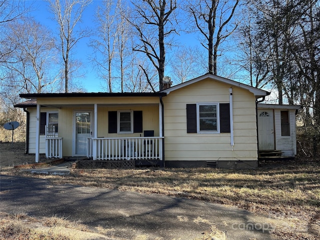 view of front of house with a porch