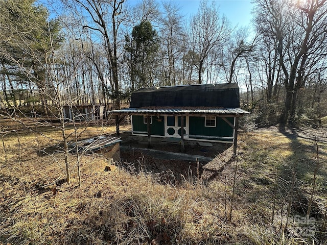 view of outdoor structure