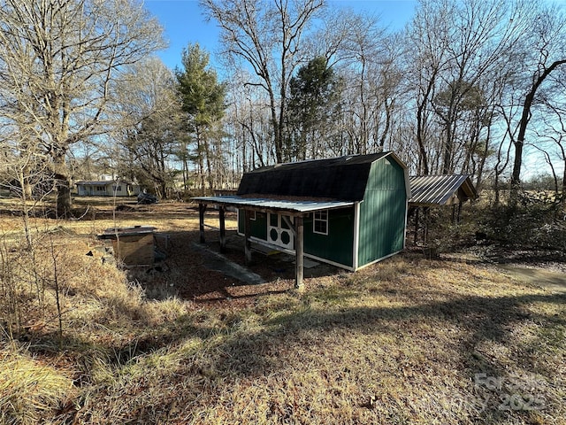 view of outbuilding