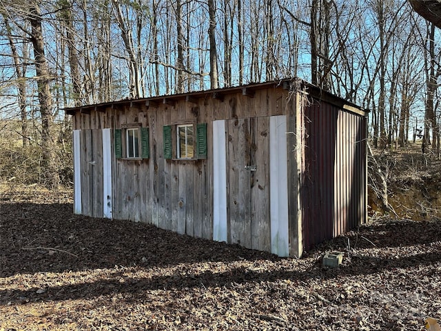 view of outbuilding