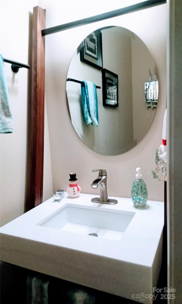 bathroom featuring sink