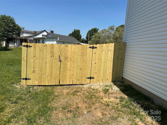 613 Buffalo St, Shelby, NC 28150 - view of yard featuring fence