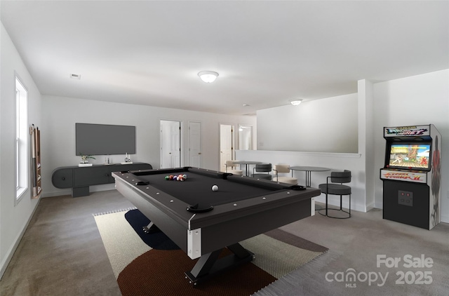 playroom featuring pool table