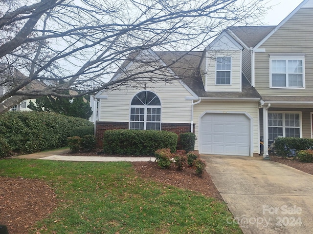 view of front facade with a garage