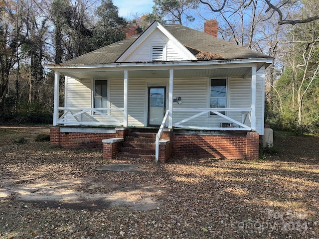 view of front facade featuring covered porch